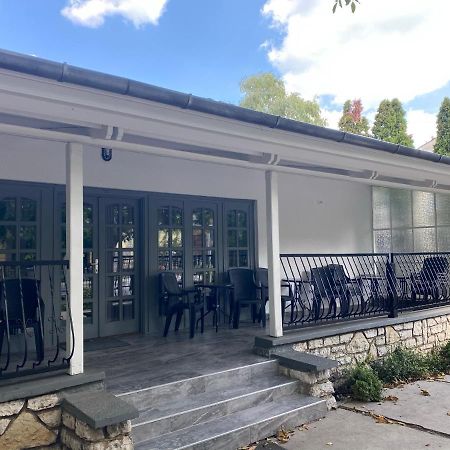 Holiday Apartmanhaz Balatonfured Exterior photo