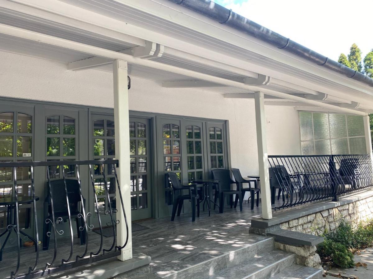 Holiday Apartmanhaz Balatonfured Exterior photo